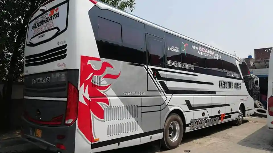 Foto - Bus Pariwisata Syifa Putra Punya 'Kembaran' di Pakistan