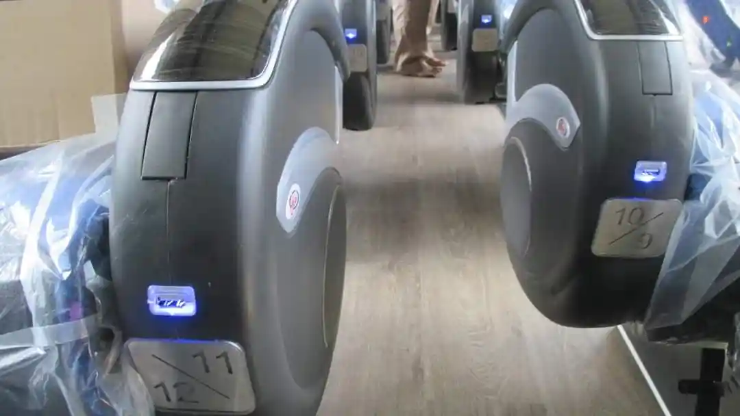 Foto - Mencoba Langsung Jok Tebal Bus Baru PO ANS, Senyaman Apa?