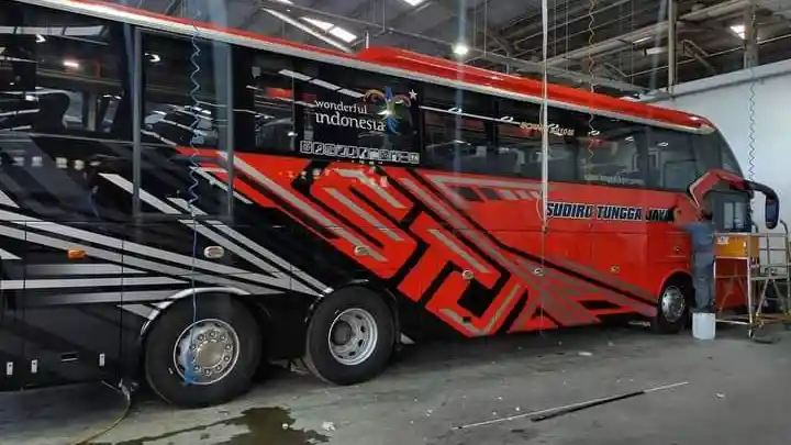 Berita - PO Sudiro Tungga Jaya Punya Bus Baru, Berjuluk Samoa