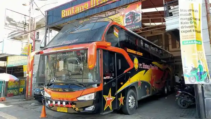 Foto - Karoseri Tentrem Rilis Dua Bus Mewah Avante, Serupa Tapi Beda Kelas