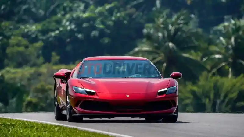 Foto - Mengintip Koleksi Mobil Mewah Pemain Timnas Argentina