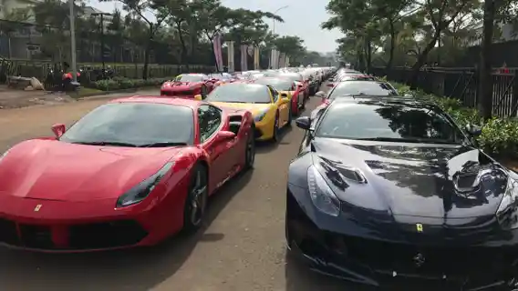 Foto - Gabung Komunitas, Servis Supercar Jadi Enteng 
