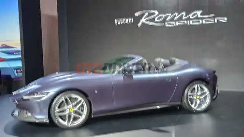 Foto - Ferrari Roma Spider Resmi Meluncur di Korea Selatan