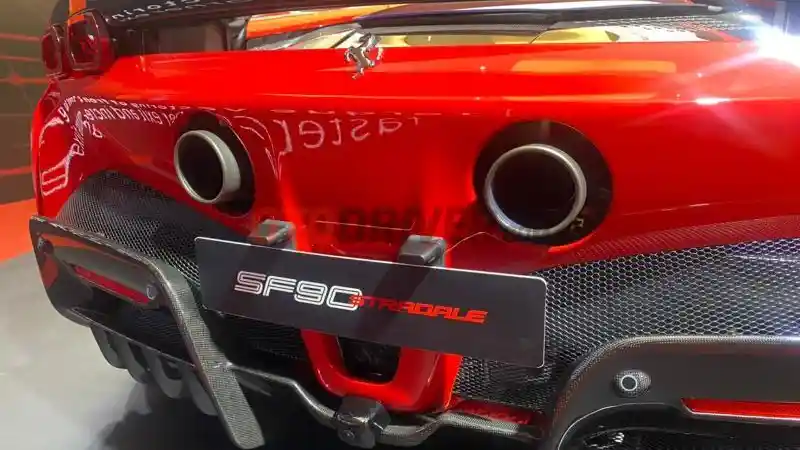Foto - Inilah Dua Ferrari Baru Yang Hadir di Tanah Air, Salah Satunya Plug In Hybrid
