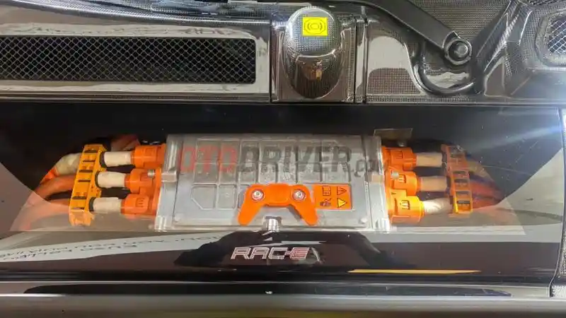 Foto - Inilah Dua Ferrari Baru Yang Hadir di Tanah Air, Salah Satunya Plug In Hybrid