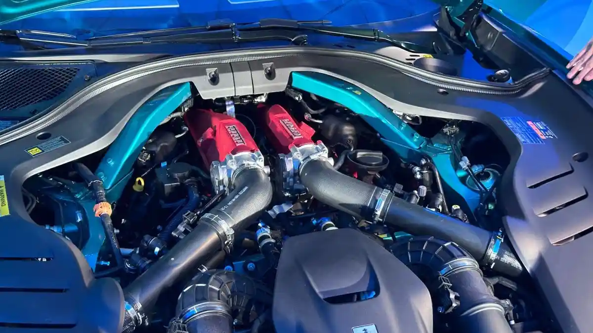 Foto - Sejumlah Teknologi Baru Ferrari Amalfi Dibandingkan Roma