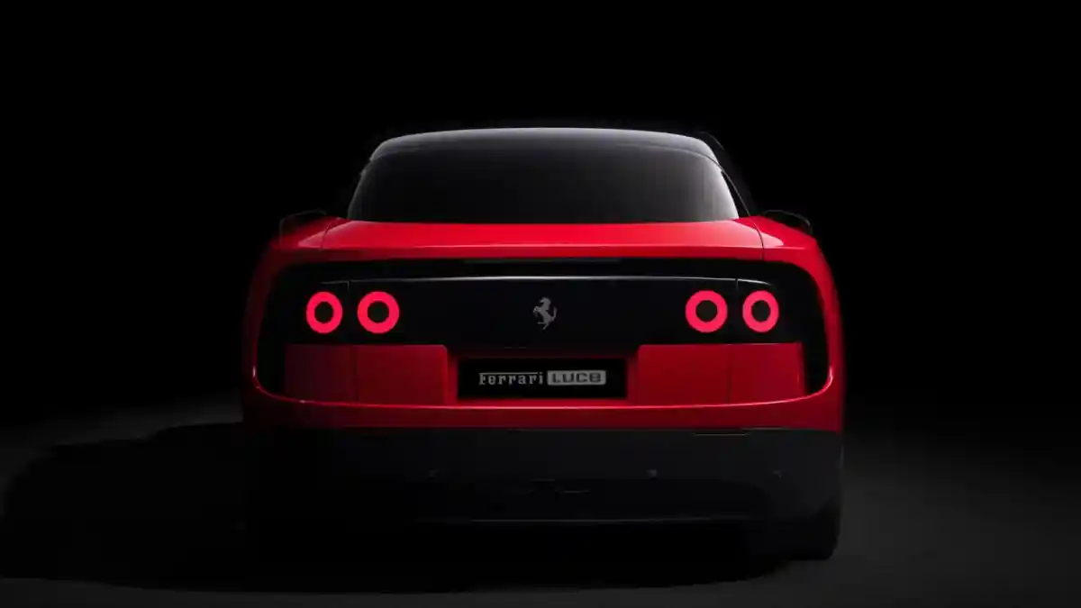 Foto - Pro Dan Kontra Ferrari Luce Yang Lahir Dari Mantan Desainer iPhone