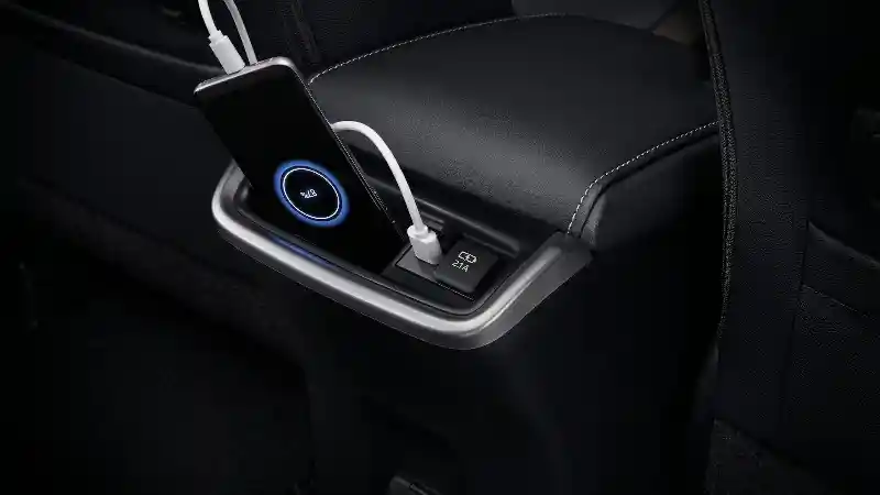 Foto - Lihat Lagi Fortuner Legender Berfitur Alphard (18 Foto)