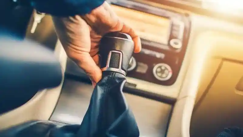 Berita - Kenapa Tuas Transmisi Mayoritas Ditempatkan di Lantai?