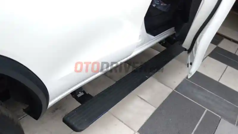 Used Car - SUV Tampil Lebih Gagah Dengan Footstep Lipat