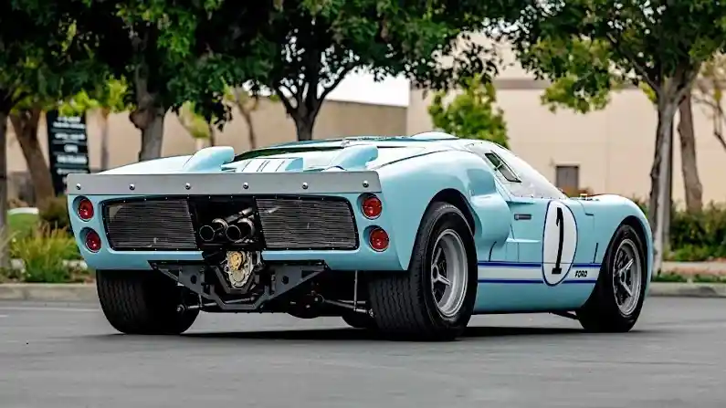 Foto - Ford GT40 1966 di Film Ford VS Ferrari Dilelang