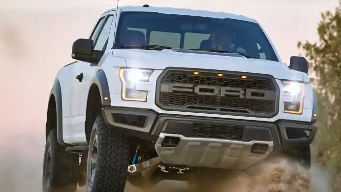 Foto - Ford Raptor: Performa Tinggi Sebuah Off-Road Truck