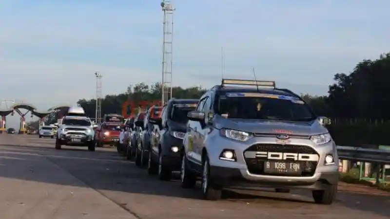 Berita - Ratusan Unit Ford EcoSport Jambore di Solo