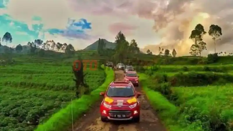 Foto - Ratusan Unit Ford EcoSport Jambore di Solo