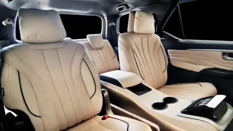 Foto - Toyota Fortuner Altera Tampil Mewah Dibanding Versi Pabrikan