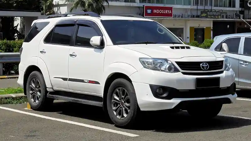Foto - Toyota Fortuner, Penguasa Segmen SUV Diesel Yang Mulai Kiprah Dengan Mesin Bensin 
