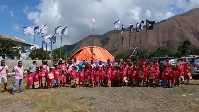 Foto - Komunitas Toyota Fortuner Terjun Langsung Pulihkan Lombok