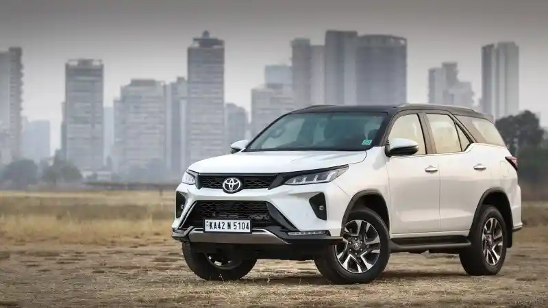 Berita - Toyota Fortuner Legender Hadir Di Indonesia Sebelum Tutup Tahun 2024?