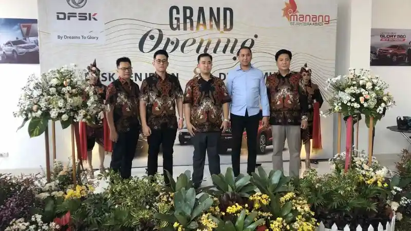 Foto - DFSK Perluas Jaringan di Surabaya dengan Dealer Baru