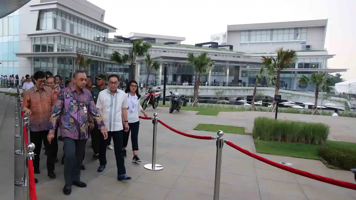 Foto - Dealer Baru Toyota, Daihatsu, BMW Sampai Peugeot Cengkeram BSD