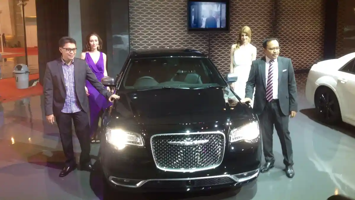 Berita - Garansindo Rilis Chrysler 300C Facelift