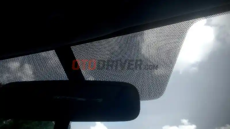 Foto - Frit Band, ini Fungsi Garis Hitam di Pinggir Kaca