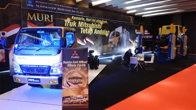 Berita - FUSO : Enam Varian Andalan Sambangi Publik Sumatera Utara