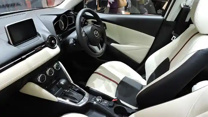 Foto - GIIAS 2015 : Mazda 2 Limited Edisi Merah-Putih Hanya 100 Unit Saja