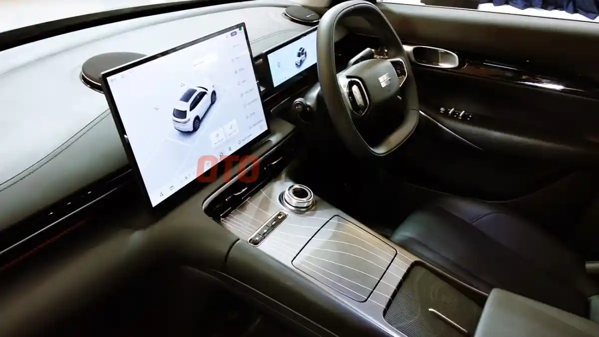 Foto - Ini Lima Langkah Cek Kondisi Mobil Listrik Ala Geely Pasca Perjalanan Jauh