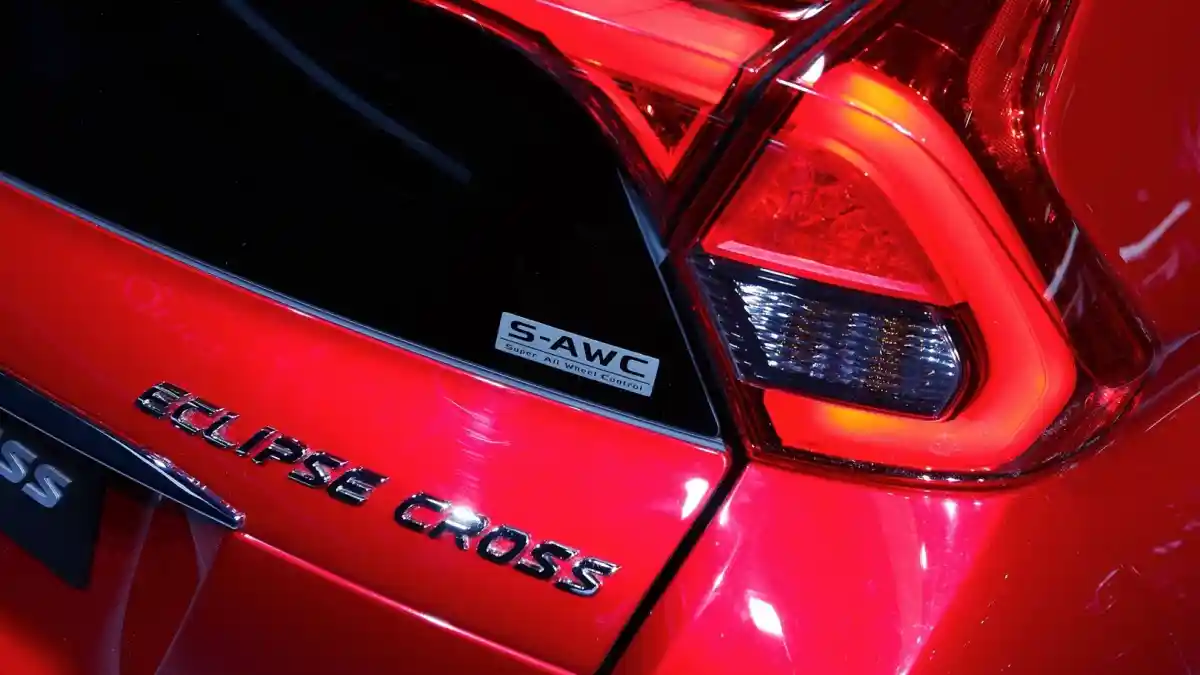 Foto - Mitsubishi Eclipse Cross Hadir Di Geneva Motor Show 2017, Ini Speknya