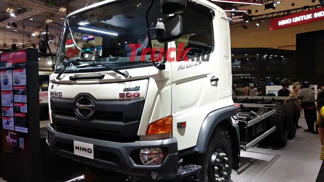 Truk - GIIAS 2024: Hino Rilis Truk Dengan Sistem Rem ‘Safety’ 