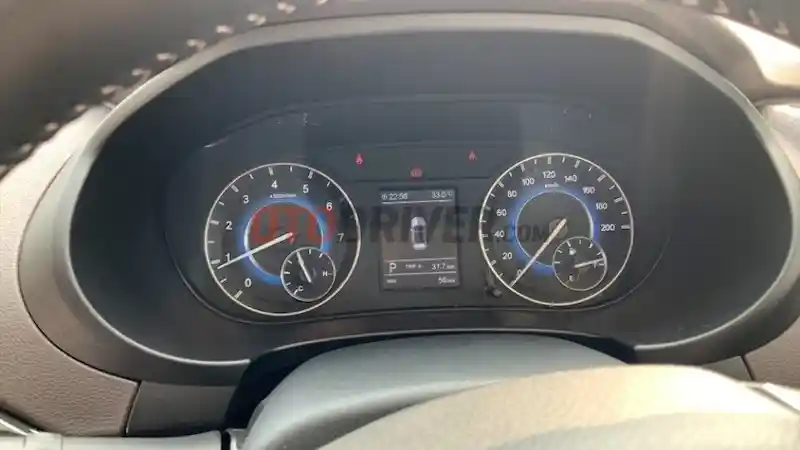 Foto - FIRST DRIVE: DFSK Glory 560 CVT L Type