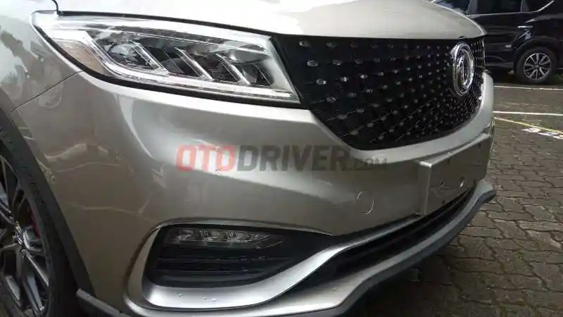 Foto - Ini Beda Spek DFSK Glory 580 dengan Glory i-Auto