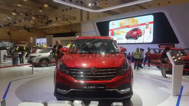 Foto - DFSK Glory Tercanggih Sudah Bisa Dipesan di GIIAS 2019