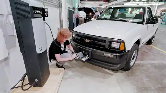 Foto - Chevrolet S-10 EV, Pelopor Pikap Listrik Dunia