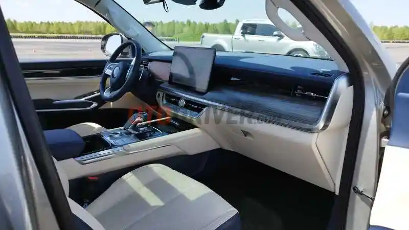 Foto - First Drive : GWM Poer Sahar PHEV, Pikap Mewah Nan Buas