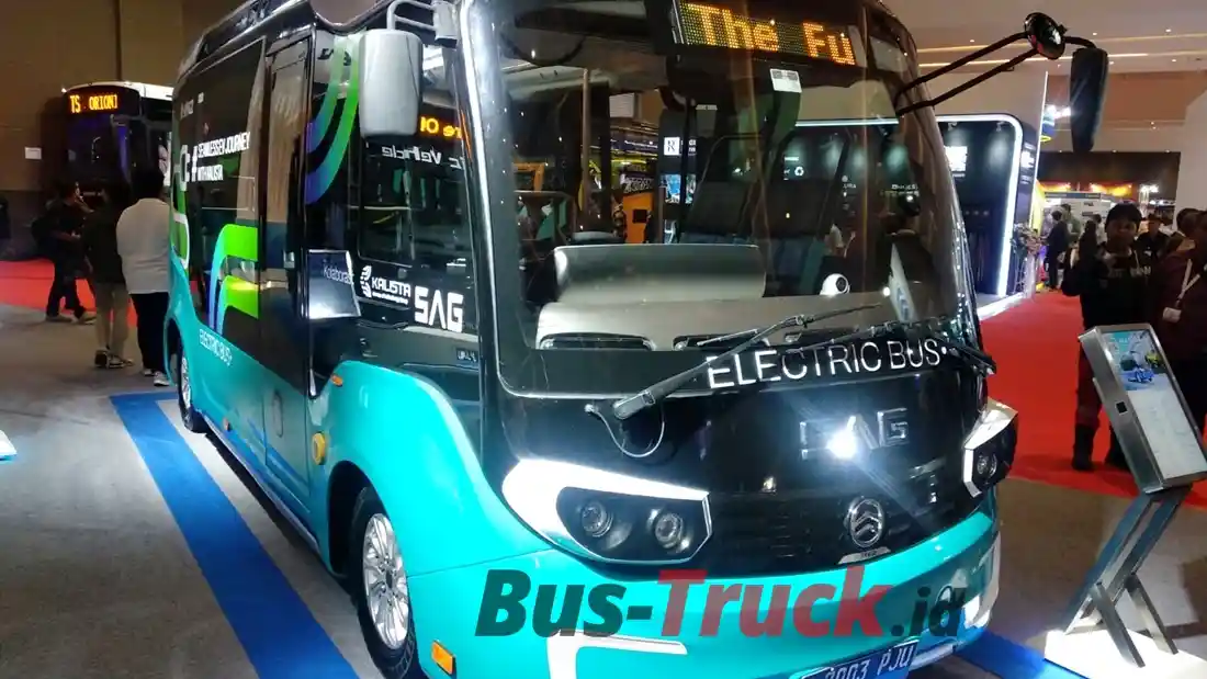 Foto - Bus Merek Cina Laku 241,7 Ribu Unit Semester Satu 2024