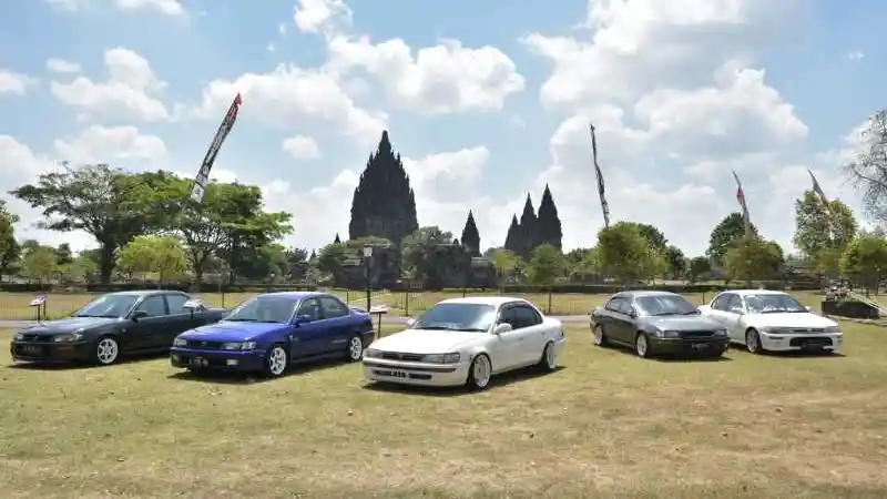 Berita - Ratusan Toyota Corolla di Candi Prambanan Sabet Rekor MURI