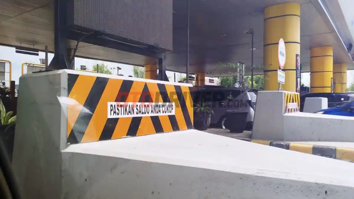 Foto - Puluhan Ribu Kendaraan Keluar Masuk Jakarta Di Long Weekend Ini