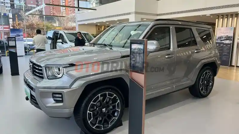 Foto - Kami Melihat Langsung di China Mobil Paling Gagah Dari GWM Yaitu Tank 700, Begini Spesifikasinya