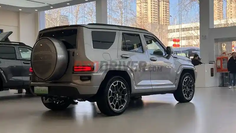 Foto - Kami Melihat Langsung di China Mobil Paling Gagah Dari GWM Yaitu Tank 700, Begini Spesifikasinya