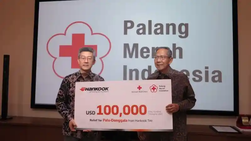 Foto - Produsen Ban Hankook Ikut Pemulihan Gempa Sulawesi Tengah