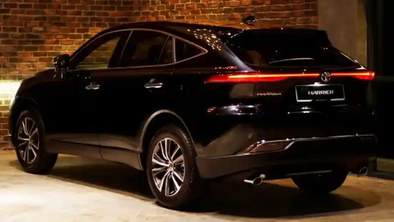 Foto - Toyota Harrier Generasi Terbaru Meluncur Di Malaysia
