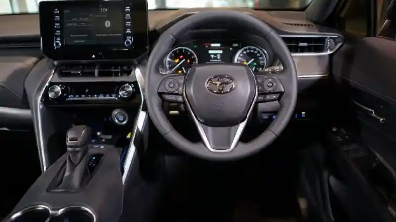 Foto - Toyota Harrier Generasi Terbaru Meluncur Di Malaysia