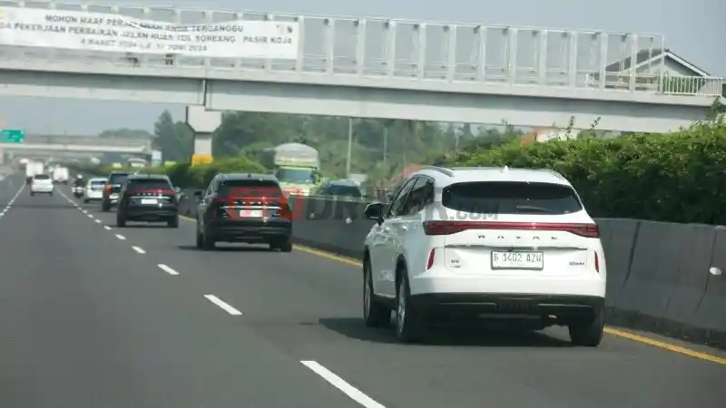 Foto - Konsumsi BBM GWM Haval H6 HEV Tergolong Irit, Ini Hasilnya Dibawa Konstan Bandung-Jakarta