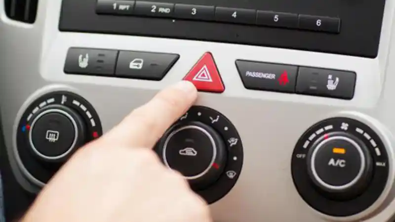 Tips - 4 Kondisi Wajib Nyalakan dan 4 Larangan Lampu Hazard