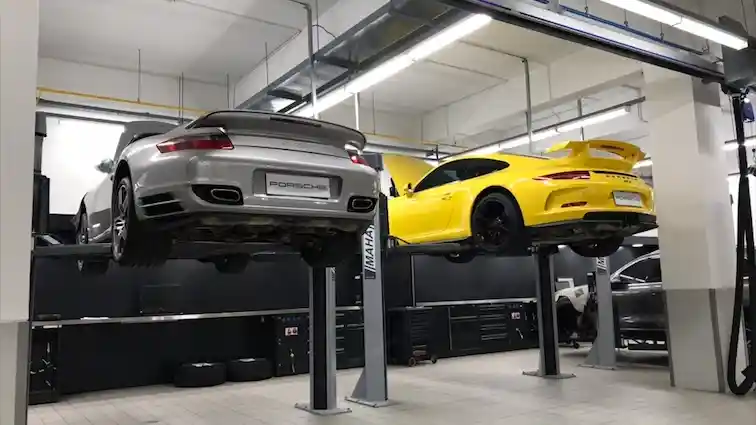 Berita - Rincian Biaya Perawatan Berkala Porsche: Jasa Service RP 900 ribu/Jam