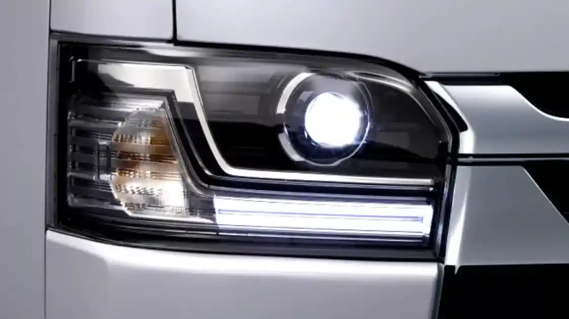 Foto - HiAce Gen V Telah Berumur 22 Tahun, Tetap Awet Ditawarkan Dan Dapat Penyegaran Di Jepang