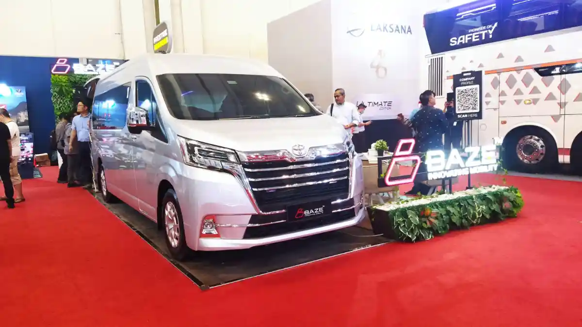 Van - Bawa Dua Produk, Baze Luncurkan Toyota HiAce Premio Prestige Series di GIIAS 2023