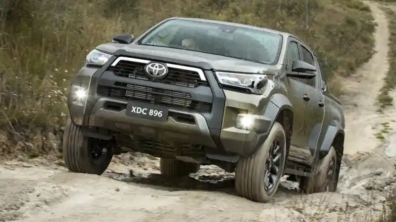 Berita - Toyota Hilux Akan Dapatkan Asupan Hybrid